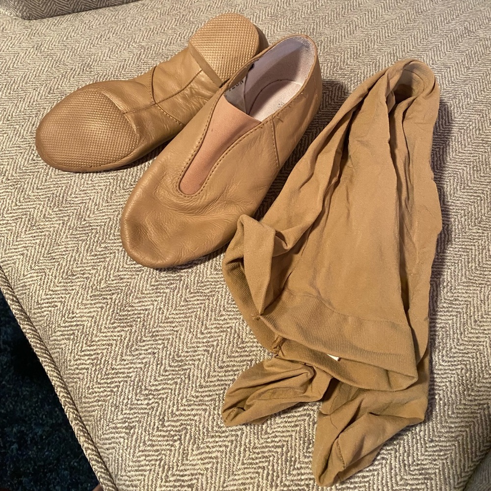 Dance shoes and tights